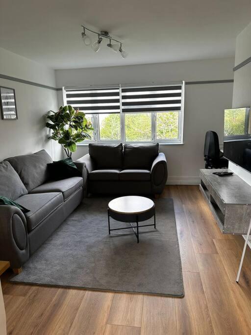 Oxfords 5 Star Lux 2 Bedroom Flat Near Jr 5 Pax, Permit Parking Apartment Oxford